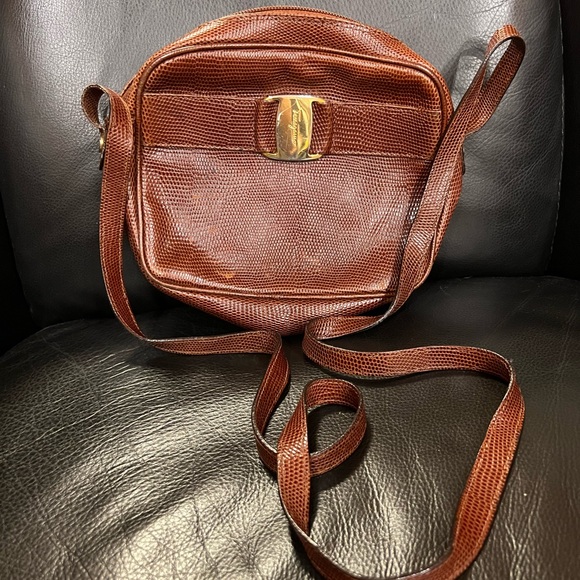 Ferragamo circle bag - Picture 2 of 5